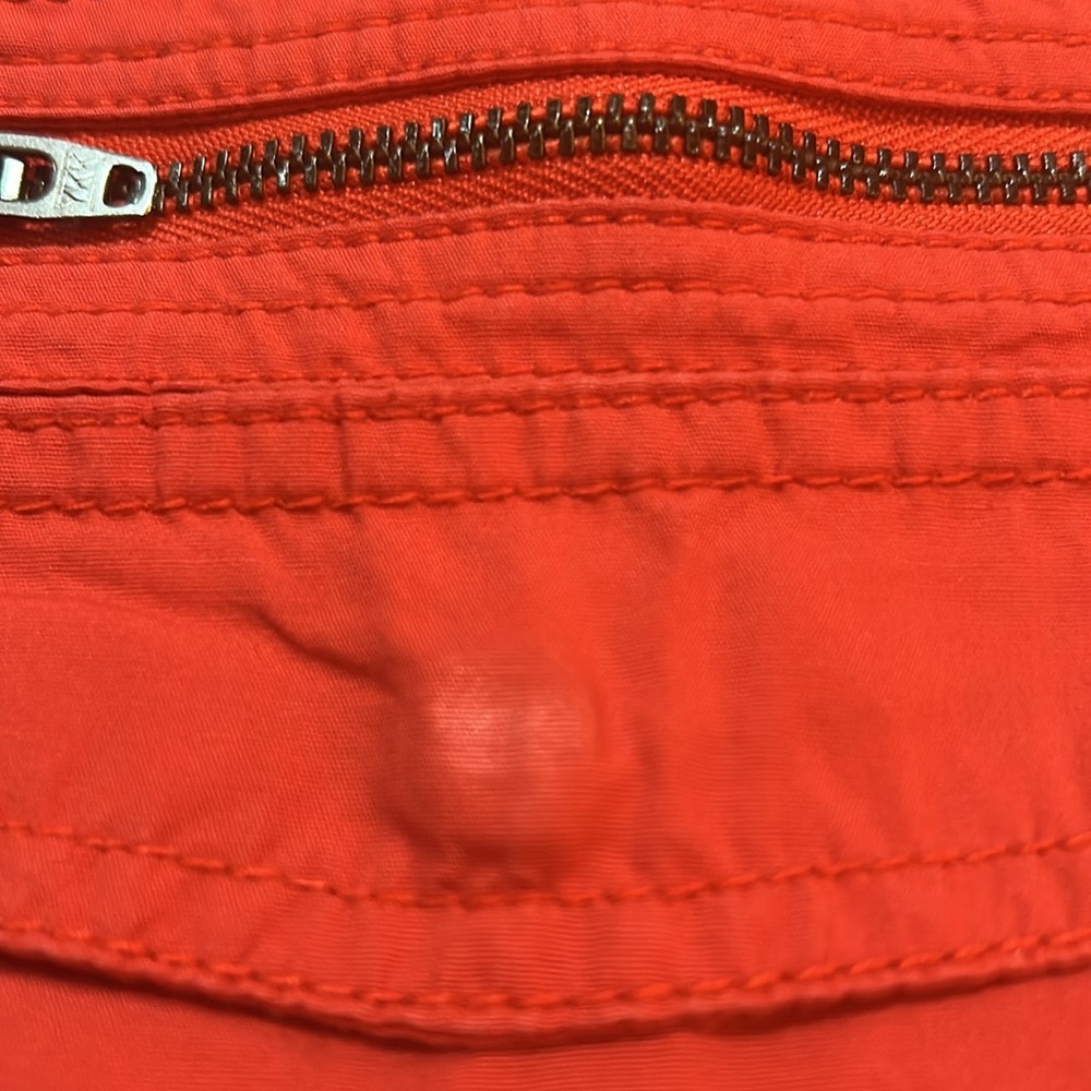 CHICO’s Red Women's Cargo Capris - Size 14-16 (Chico’s 3). - Picture 8 of 9